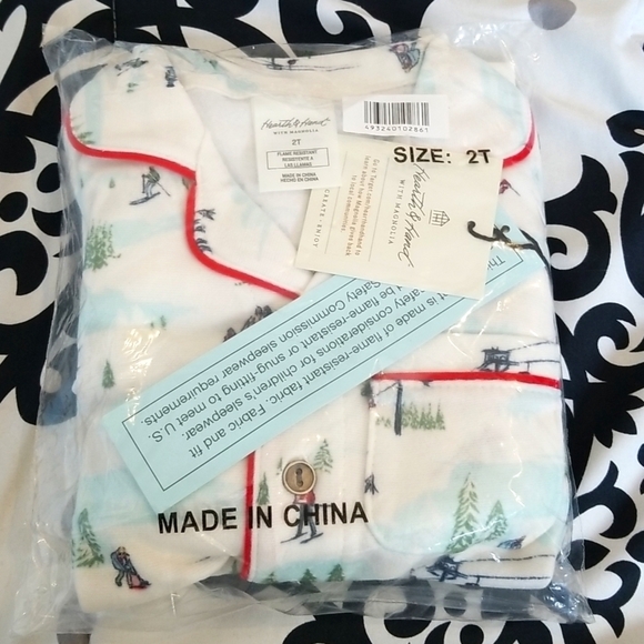 2/$15 HEARTH & Hand With Magnola Toddler Holiday Ski Scene Pajama Set NWT - Picture 2 of 6